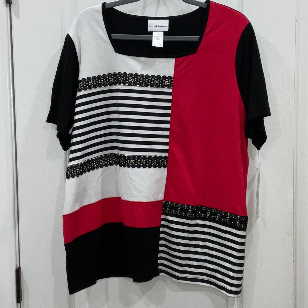 Alfred Dunner Black, White, and Red Patchwork Short Sleeve Top